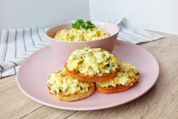 Untable de palitos de cangrejo para sándwiches