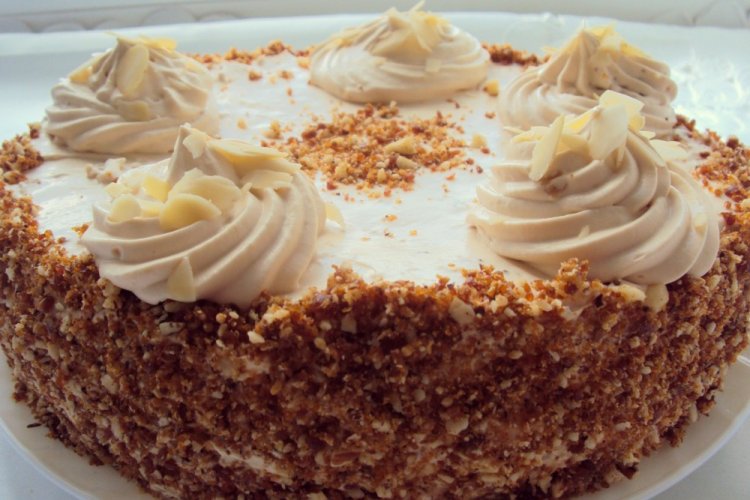 Whipped Cream Frosting with Nuts for Cake