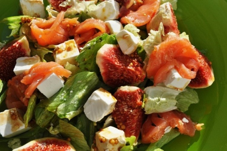 Ensalada de higos y salmón