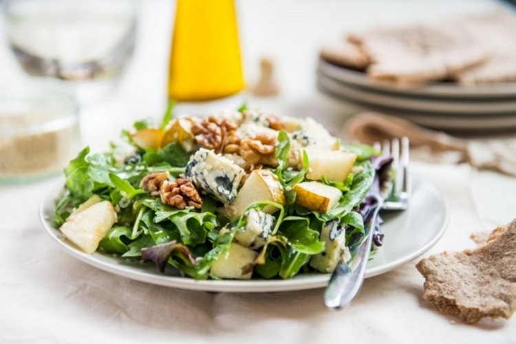 Ensalada de pera y queso Roquefort