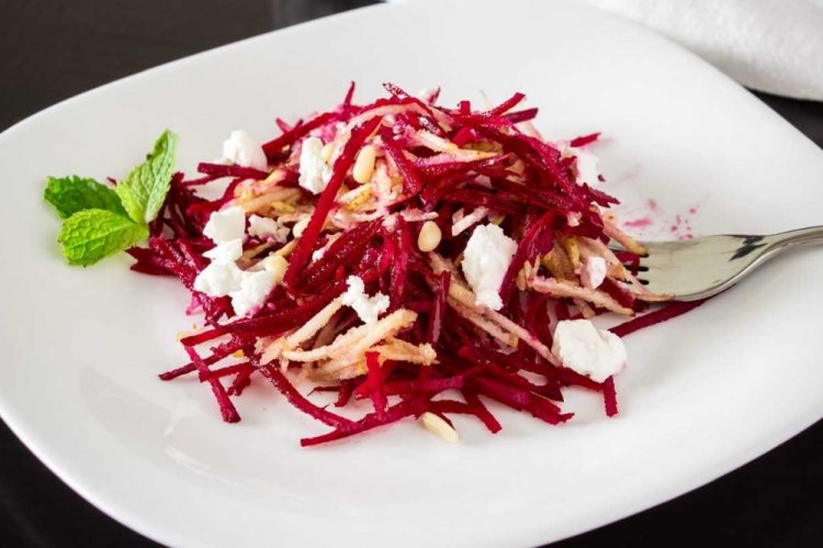 Ensalada de pera y remolacha
