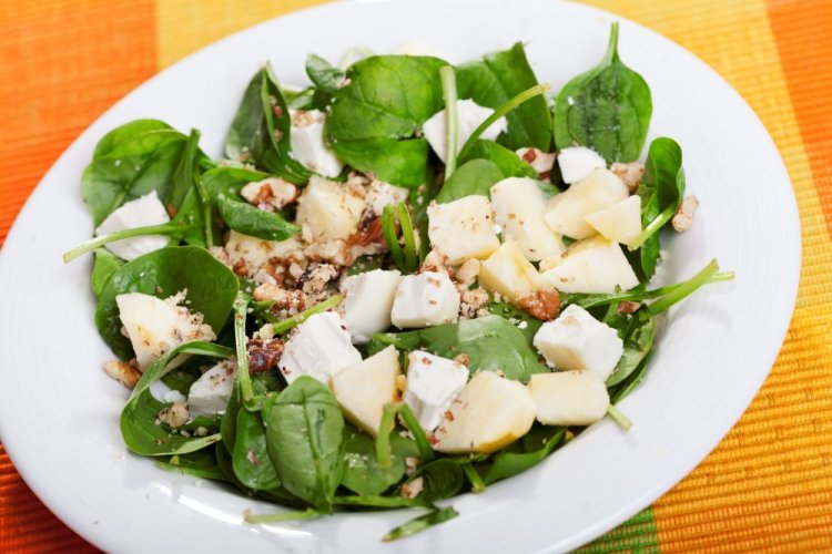 Ensalada de pera y espinacas