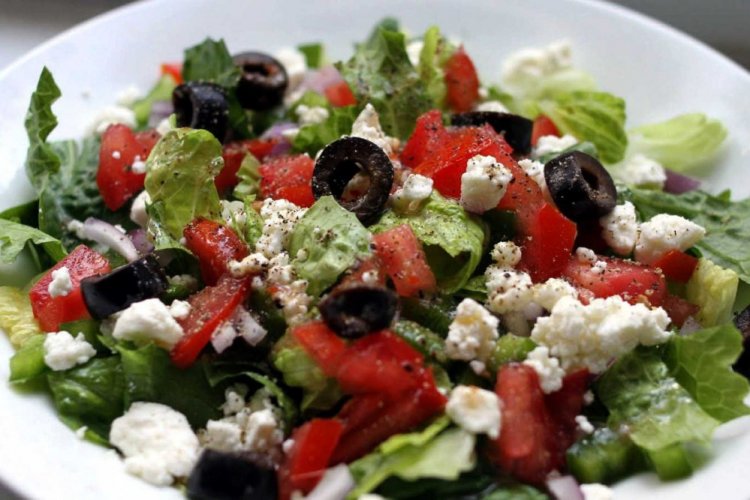 Salad with Olives and Cottage Cheese