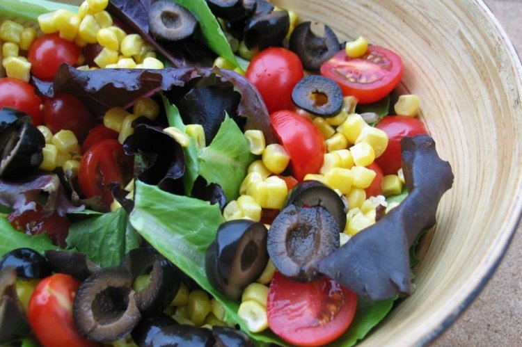 Salad with Olives and Corn