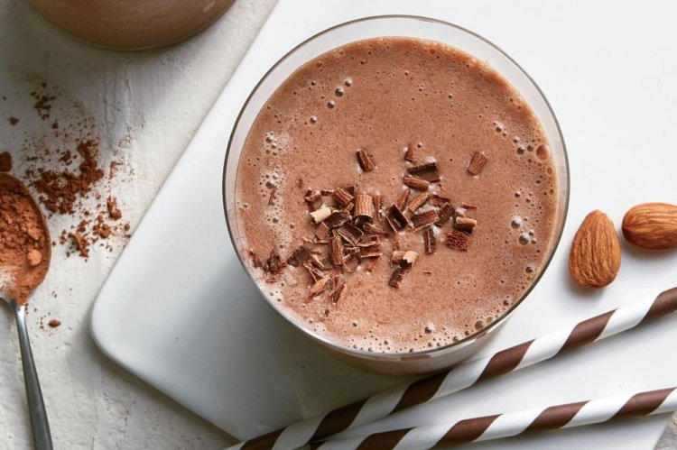 Batido de chocolate con requesón y kéfir para el desayuno