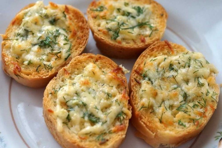 Tostadas picantes al horno