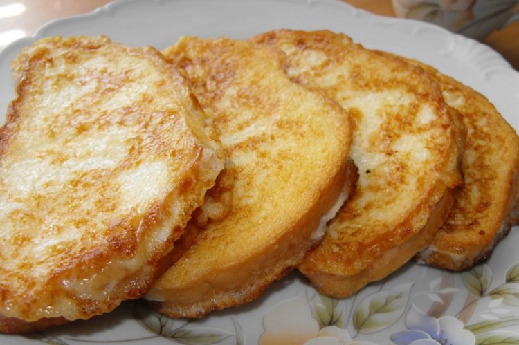 French Toast with Egg and Mayonnaise
