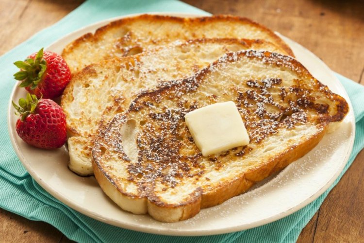 French Toast with Egg and Cinnamon
