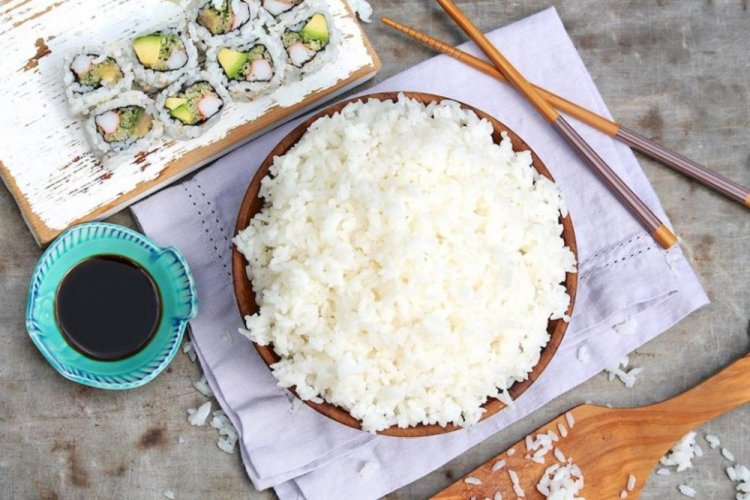 Rice for Sushi and Rolls with Regular Vinegar