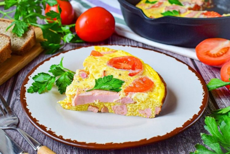 Tortilla con salchicha y queso al horno