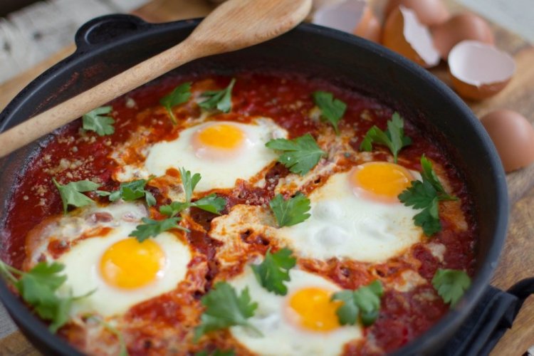 Shakshuka con salchicha