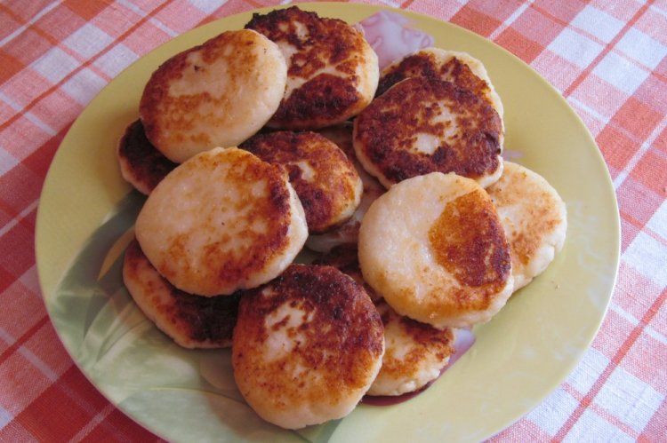 Tortitas de requesón con salchicha