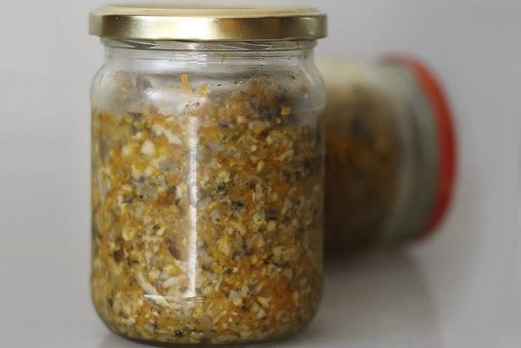 Caviar de Lactarius Resimus con cebolla para el invierno