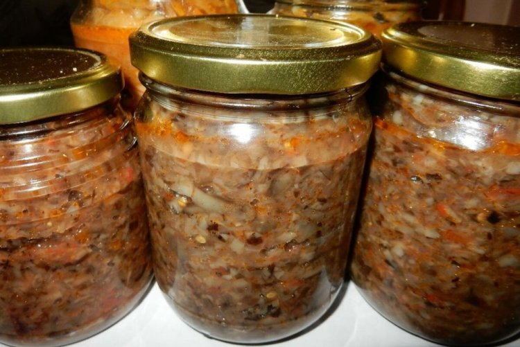 Caviar de Lactarius Resimus con verduras para el invierno