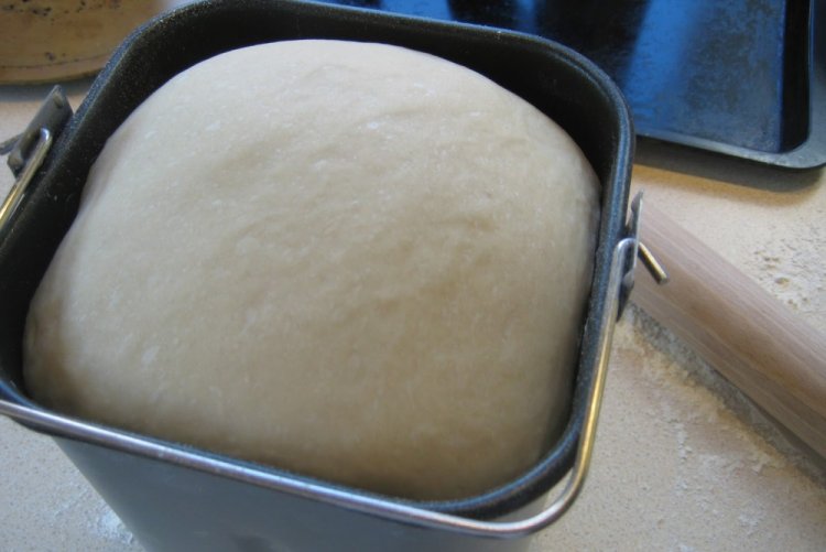 Yeast Dough for Pizza in a Bread Machine