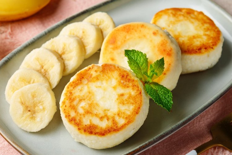 Tortitas de requesón con plátano sin huevo