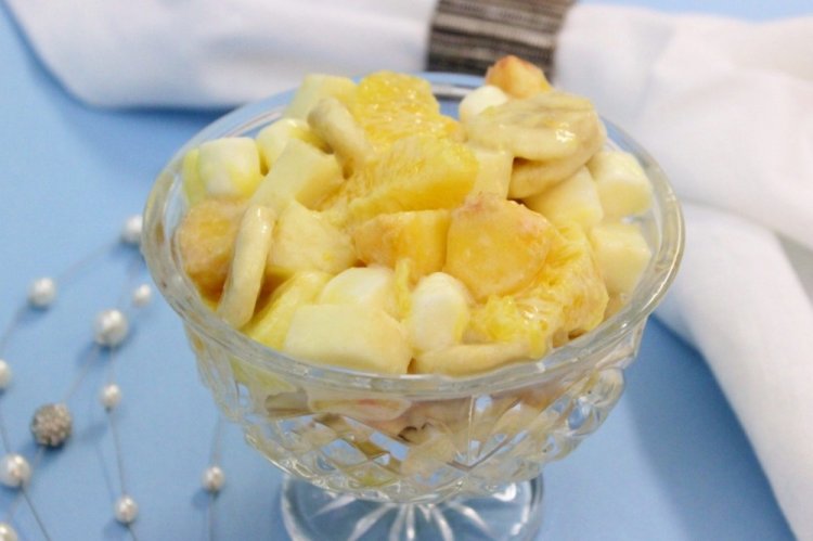 Ensalada de frutas con plátano