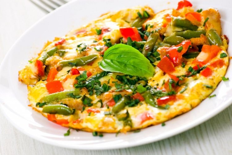 Tortilla con verduras para el desayuno