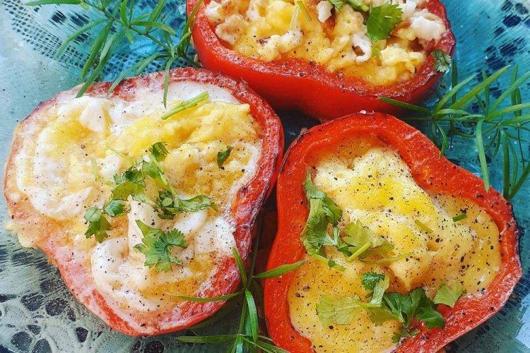 Quail Eggs Baked in Bell Peppers