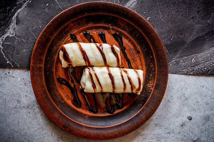 Bananas with Cream Cheese in Rice Paper