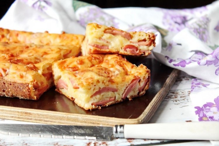 Quick Sausage and Cheese Pie