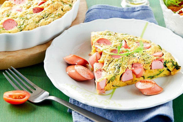 Omelet with Sausages and Herbs in the Oven