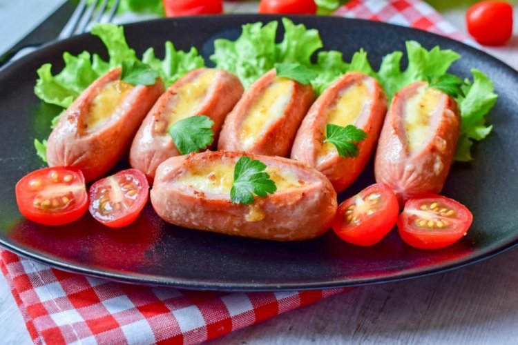 Sausages with Cheese in the Oven