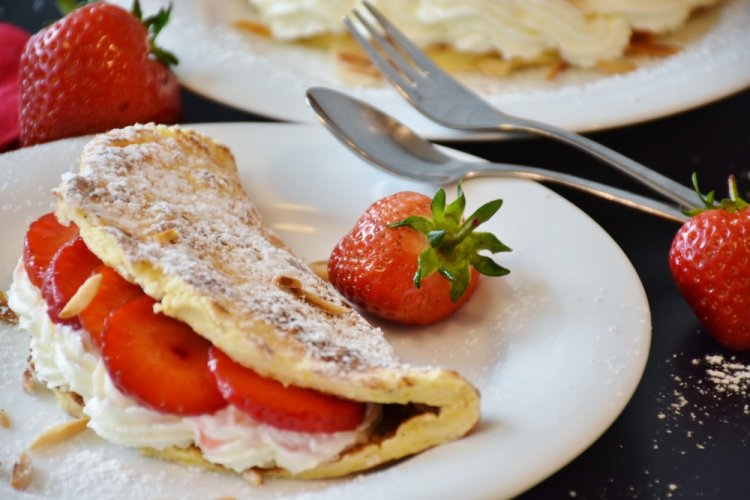 Oat Pancake with Ricotta and Strawberries