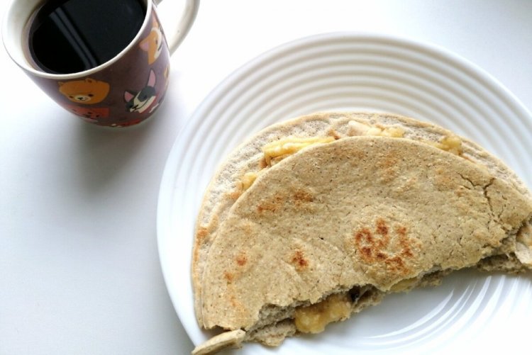 Oatmeal Pancake with Banana and Honey