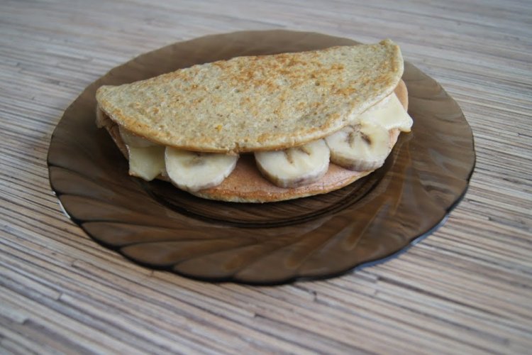 Oatmeal Pancake with Cheese and Banana