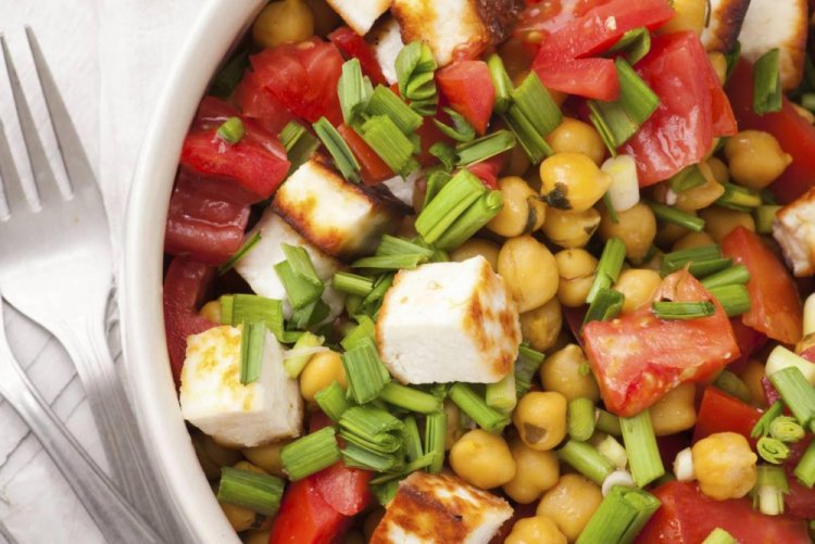 Vegetable Salad with Tofu and Chickpeas