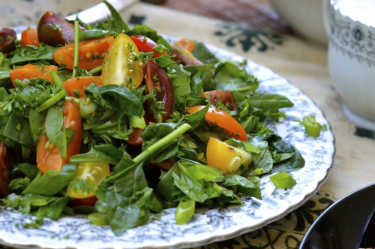 Ensalada de espinacas y verduras
