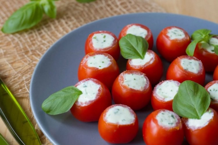 Tomatoes Stuffed with Feta