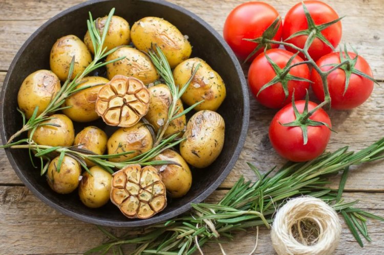 New Potatoes with Garlic and Rosemary