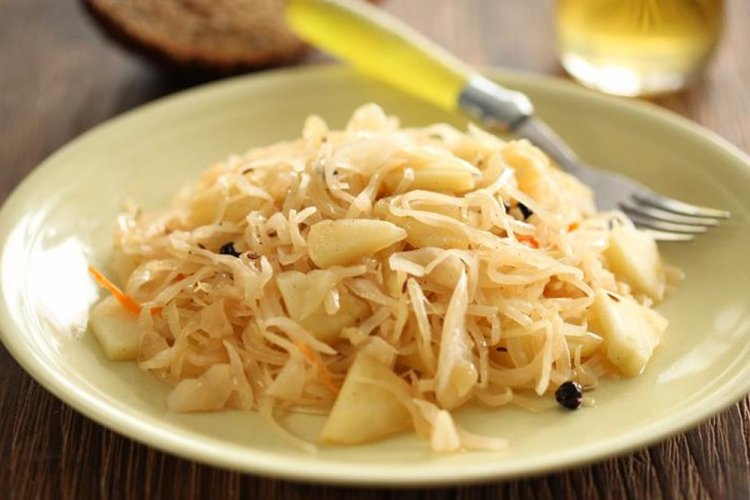 Braised Sauerkraut with Apples
