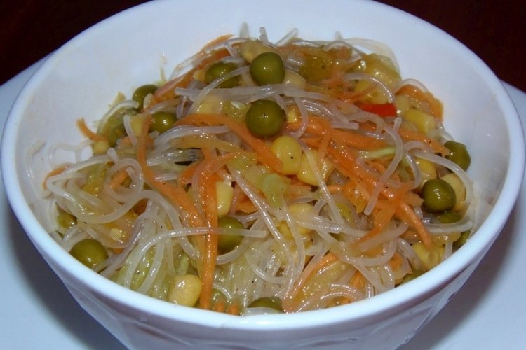 Funchoza with Green Peas