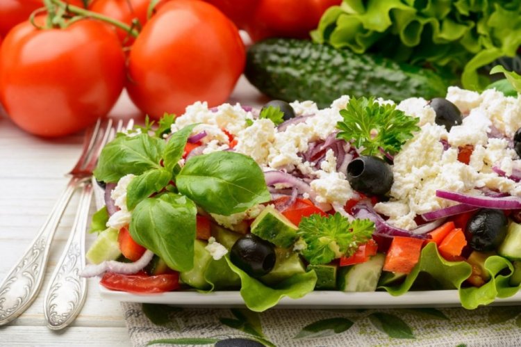 Shopska Salad with Cottage Cheese