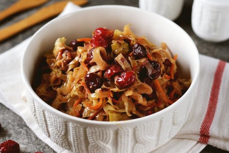 Braised Cabbage with Cranberries
