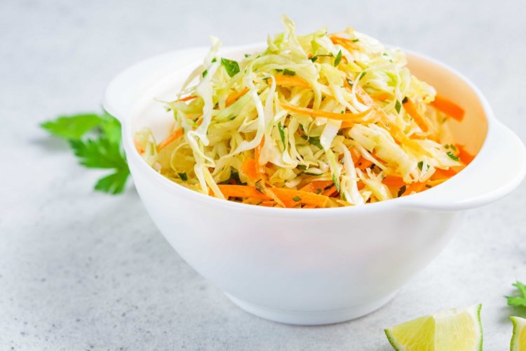 Vegetable Salad with Cabbage and Carrots
