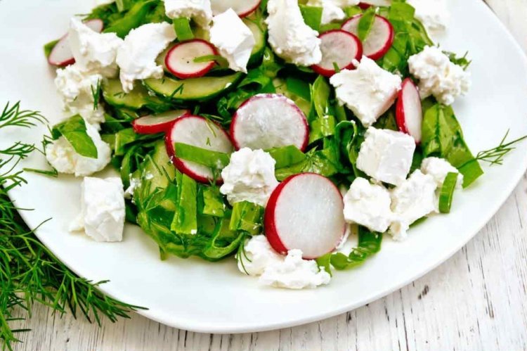 Spinach Salad with Lemon-Mustard Dressing