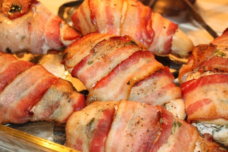 Bacon-Wrapped Chicken Breast with Blue Cheese