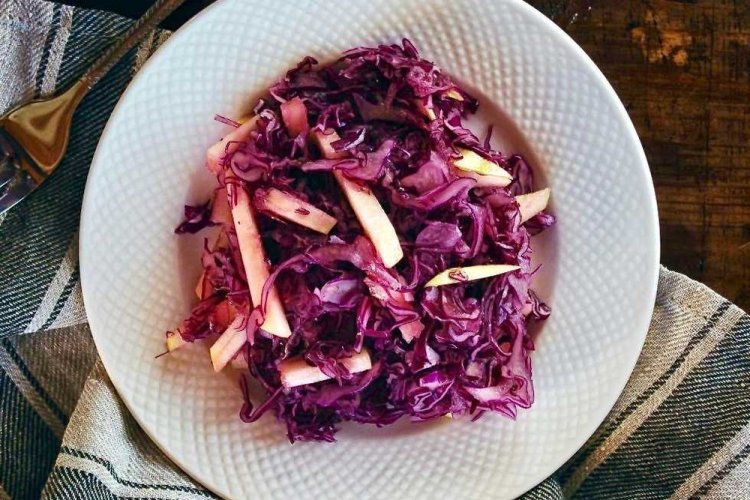 Red Cabbage Salad with Apples