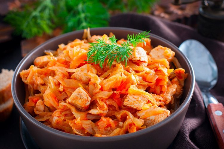 Stewed Turkey with Cabbage