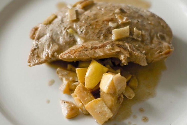 Stewed Turkey with Quince