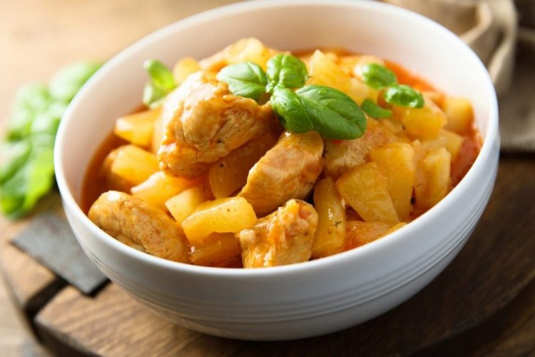 Stewed Turkey with Pineapple