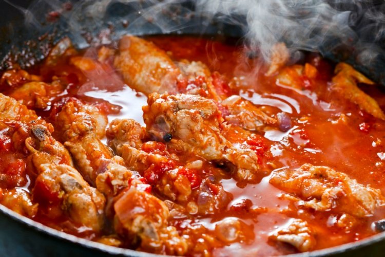 Stewed Turkey in Tomato Sauce