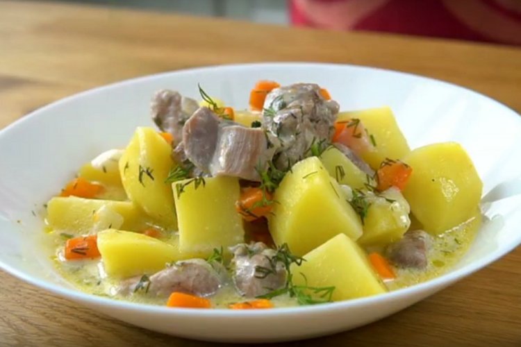 Stewed Turkey with Potatoes