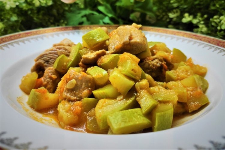 Stewed Turkey with Zucchini