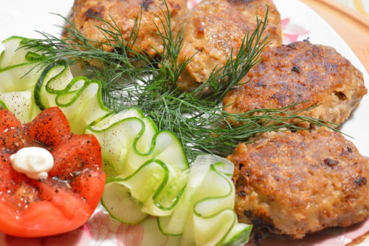 Grechaniki con tomates y queso