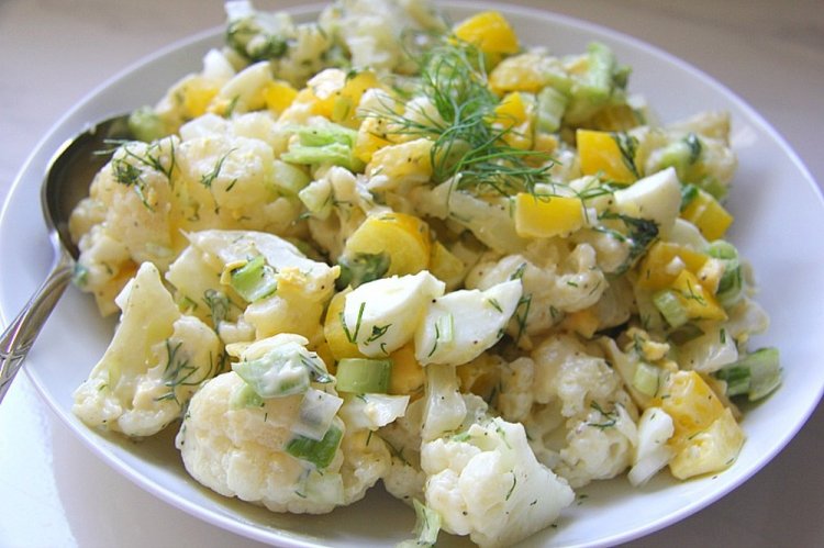 Roasted Cauliflower Salad with Eggs and Vegetables